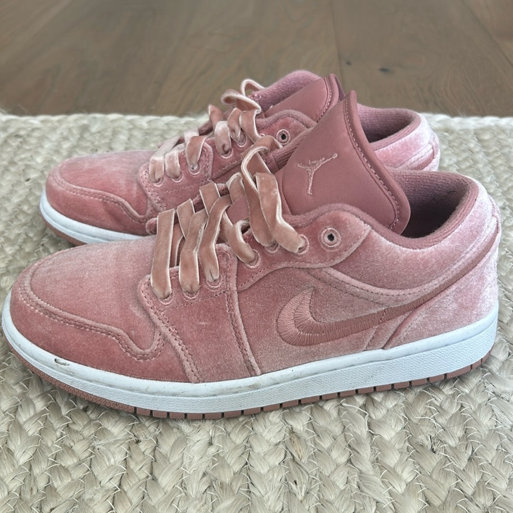 Pink velvet air Jordan’s